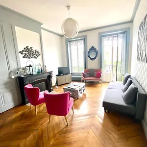 Chez Mo , Lione Francia